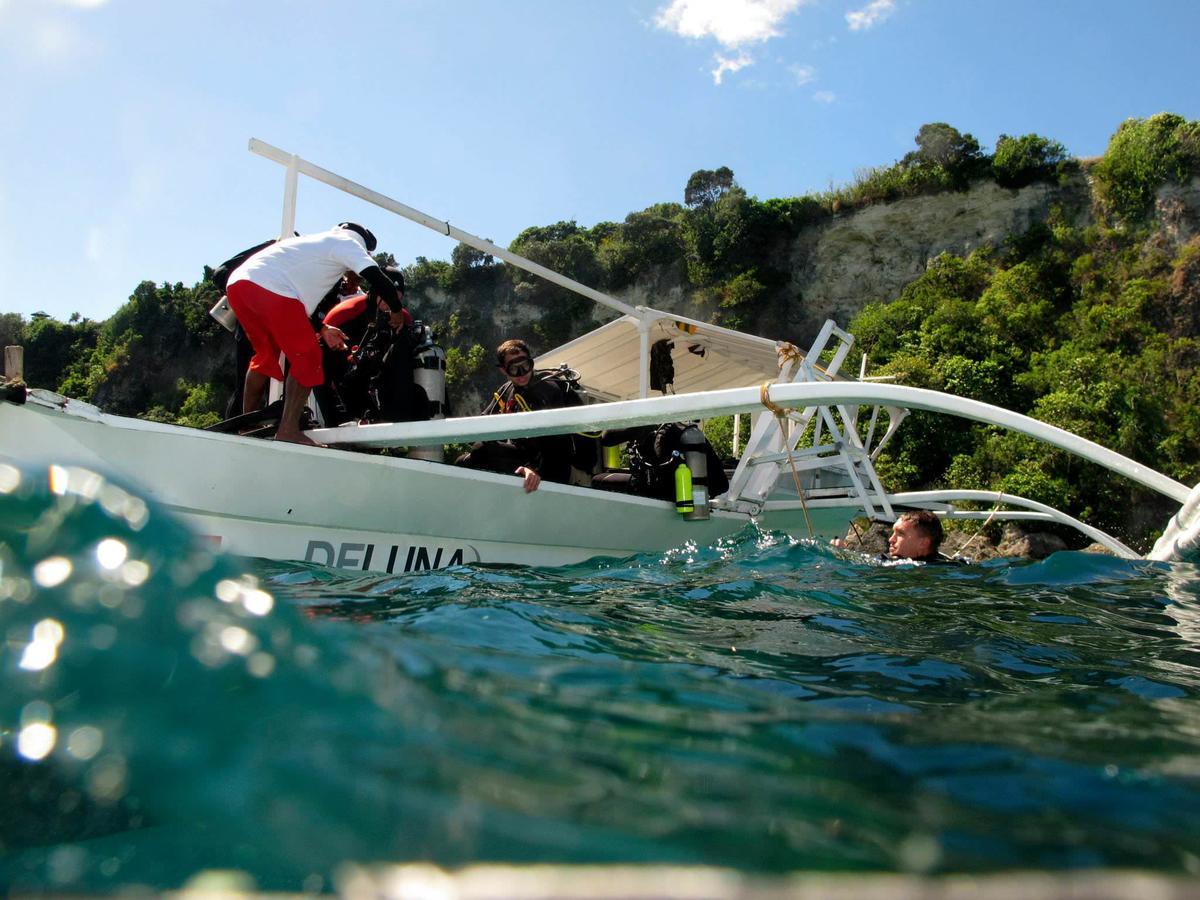 Deluna Diving Resort Puerto Galera Exterior photo